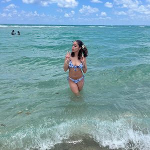 Meet your Posher, Iveliz